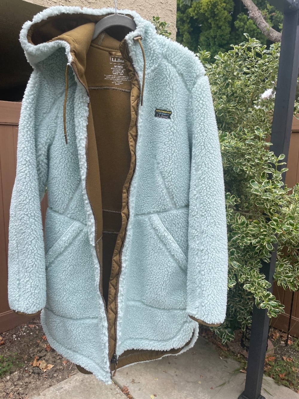 Cozy, hooded Women's Mountain Pile Fleece Coat size M